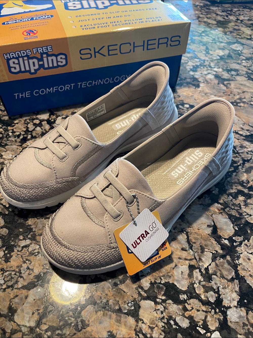 EUC Skechers Women's Slip-On Moccasins in Taupe suze 8